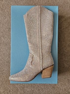 NWT Crystal Encrusted Western Boots